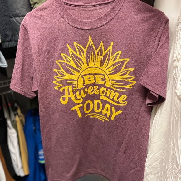 T shirt bundle size small - Picture 6 of 6